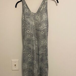 Freedom Trail Soft Green Patterned Dress, padded top. No wear